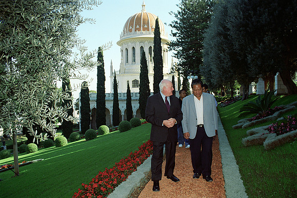 (Former) President Kessai Note of the Marshall Islands visit to the Bahá’í Shrine & Gardens, Haifa